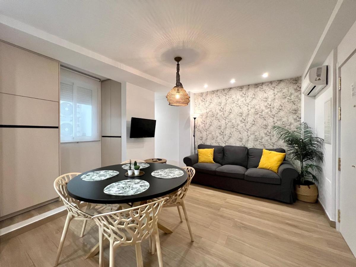 Huerto & Private Patio In The Old Town By Ele Apartments مالقة المظهر الخارجي الصورة